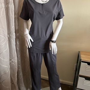 Scrubology scrub set